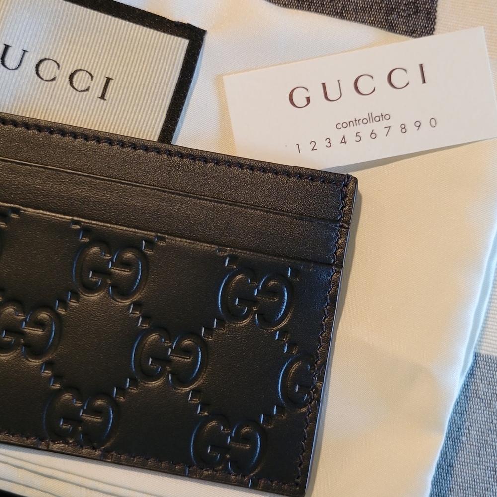 Gucci Guccissima black leather GG card holder